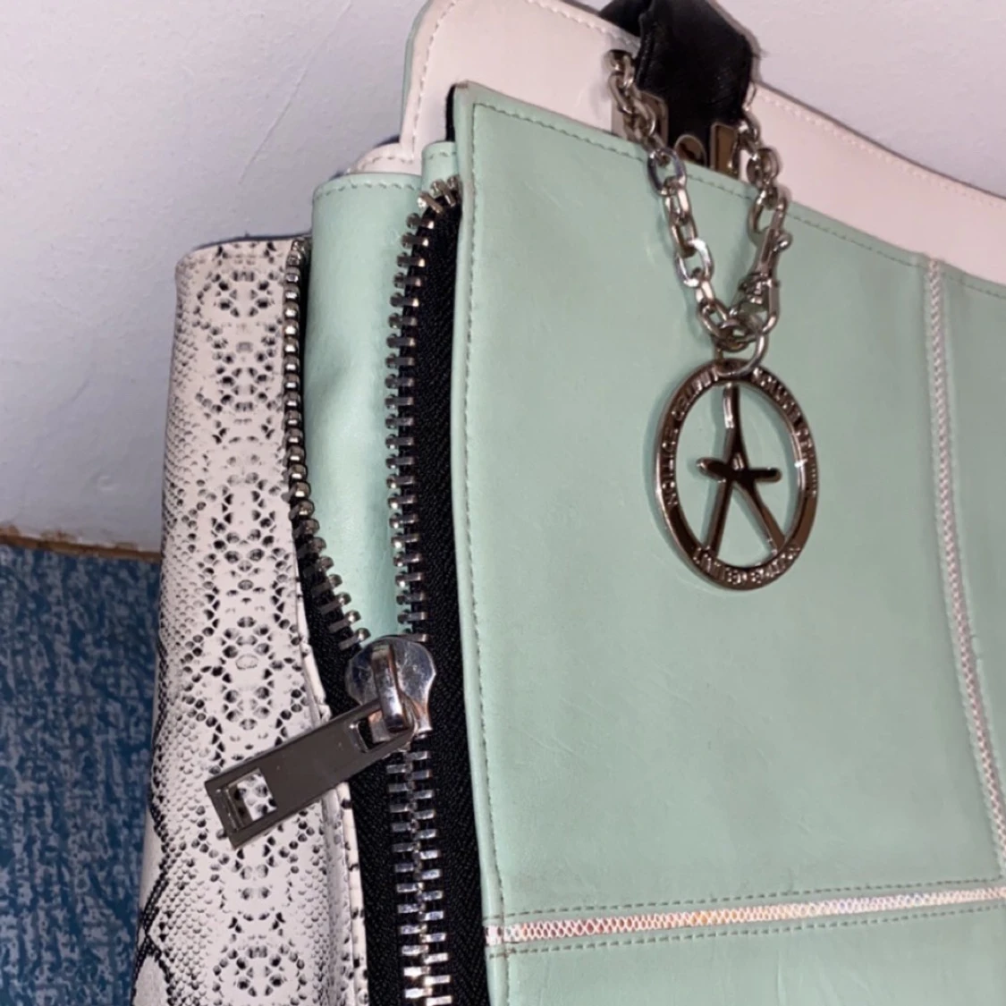 Lyxig mintgrön väska  - 90