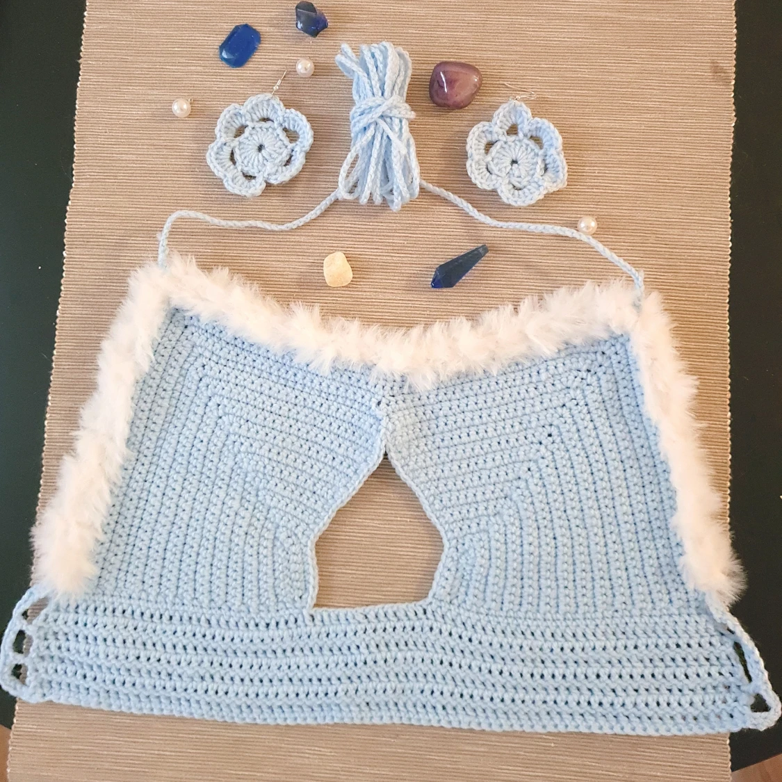 Virkad peekaboo croptop