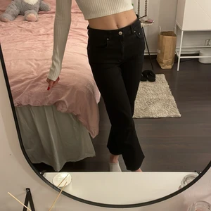 Svarta jeans  - Svarta jeans 💓