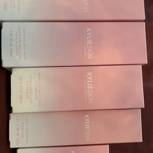 Kylie jenner sett  - Nya ansiktet produkter. Allt för 800kr. Kan skickas mot fraktkostnad 