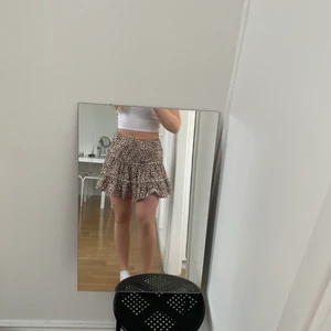 Kjol - Knappt använd