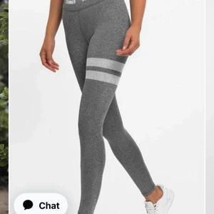 Gråa stronger tights  - Stronger tights i strl xs, lite korta på mig som är 170 och därför säljer jag dom. Bara använda några gånger så bra skick och nypris va 699, Skriv privat om ni undrar något❤ tar endast swish