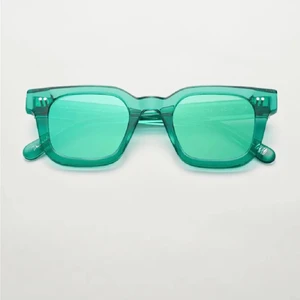 Söker Chimi glasögon - Söker chimi solglasögon, helst i modell 004/04. Färg spelar inte jättestor roll! 