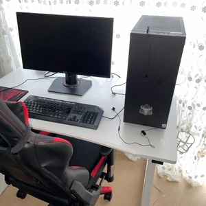 Taurus Game data - Taurus game data jag har använd endast   1eller 2 gånger.  Den  är helt ny jag har inte tid att spela jag säljer allt skärmen bordet stolen. Nuvarande pris är över 30 tusen kronor