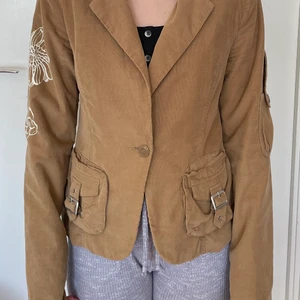 Kavaj - Fin manchesterkavaj från veromoda, köpt på 90-talet, fina detaljer.