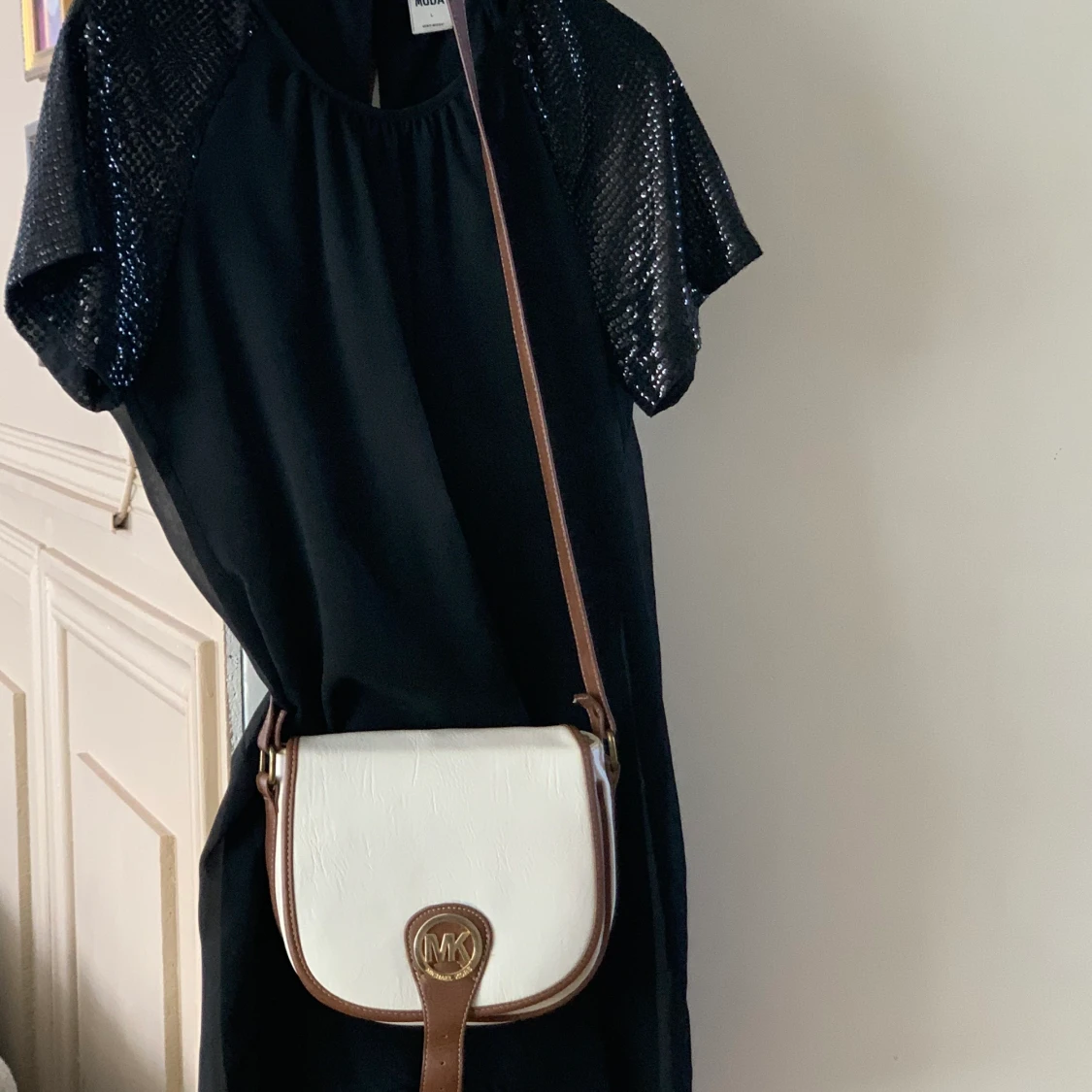 Klänning Strl L med paljetter