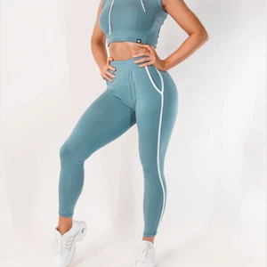 Stacci athletics - Stacci athletics collection Rhea av Linn Löwes. Sparsamt använda. Supersköna båda till träning och lounge. Beställde fel strlk. Ord. Pris 595kr
