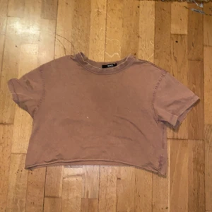 En brun magtröja  - En jätte fin brun magtröja , har använt den 1 gång, köparen står för frakt 