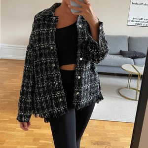 Jacka GINA TRICOT - Jacka/kofta från Gina! Älskar den men använder tyvärr inte längre.