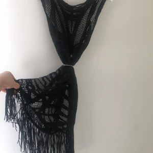 Klänning boho  - Svart klänning/ eller som lång topp till svarta skinn leggings 🖤 klänningen är genomskinligt 🤍