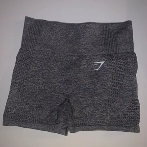 gymshark vital seamless shorts - säljer nu mina absolut favoritshorts eftersom de blivit för små :( det är gamla vitalmodellen! de är använda men i perfekt skick