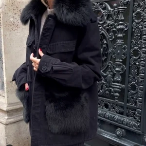 custommade jacka - finaste vår-jackan kan nu bli din för 4000kr + frakt, den nya modellen i svart men är helt slutsåld💞💞💞 kvaliteten är verkligen som ny💛💛💛