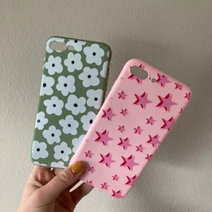 Mobilskal 7/8 plus - Säljer dessa två otroligt fina mobilskalen! Fick hem fel storlek, därav säljer jag dem. De passar till IPhone 7/8 plus! Kom med egna bud🌟