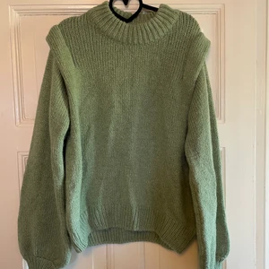 Turkos stickad tröja - Superfin turkos stickad tröja från Gina tricot! Aldrig använd, lapp kvar. Frakt tillkommer 