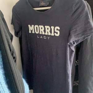 Fin mörkblå morris t-shirt, använd fåtal gånger. Storlek xs. 50 +frakt