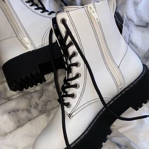 Skor 38 - Helt ny oanvänd storlek 38 från H&m kan gå ner i priset vis snabb affär 