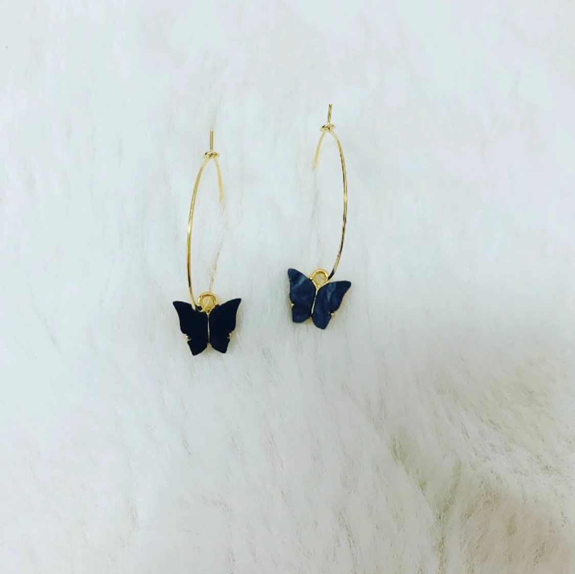 Fjärils örhängen ”svart”