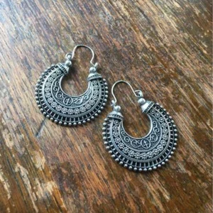 Silver örhängen  - Örhängen köpta i en liten Fransk butik, 100% silver 200kr + frakt 