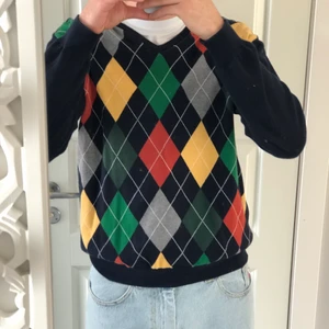 Tröja med argylemönster - Jättefin tröja med olika färger i argylemönster! Toppen skick osv 🥰. Köpare står för frakt ❤️.