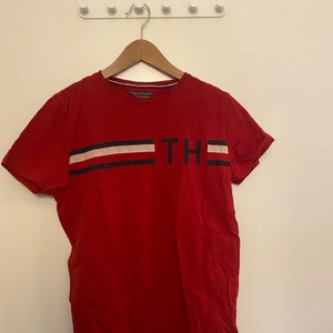 Tommy Hilfiger T-shirt - T-shiiet från Tommy hilfiger, skick 8/10, storlek S