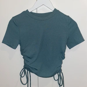 Tröja från zara - Jättefin tröja från zara, använt den väldigt få gånger och är i fint skick!! 50 + frakt 💗