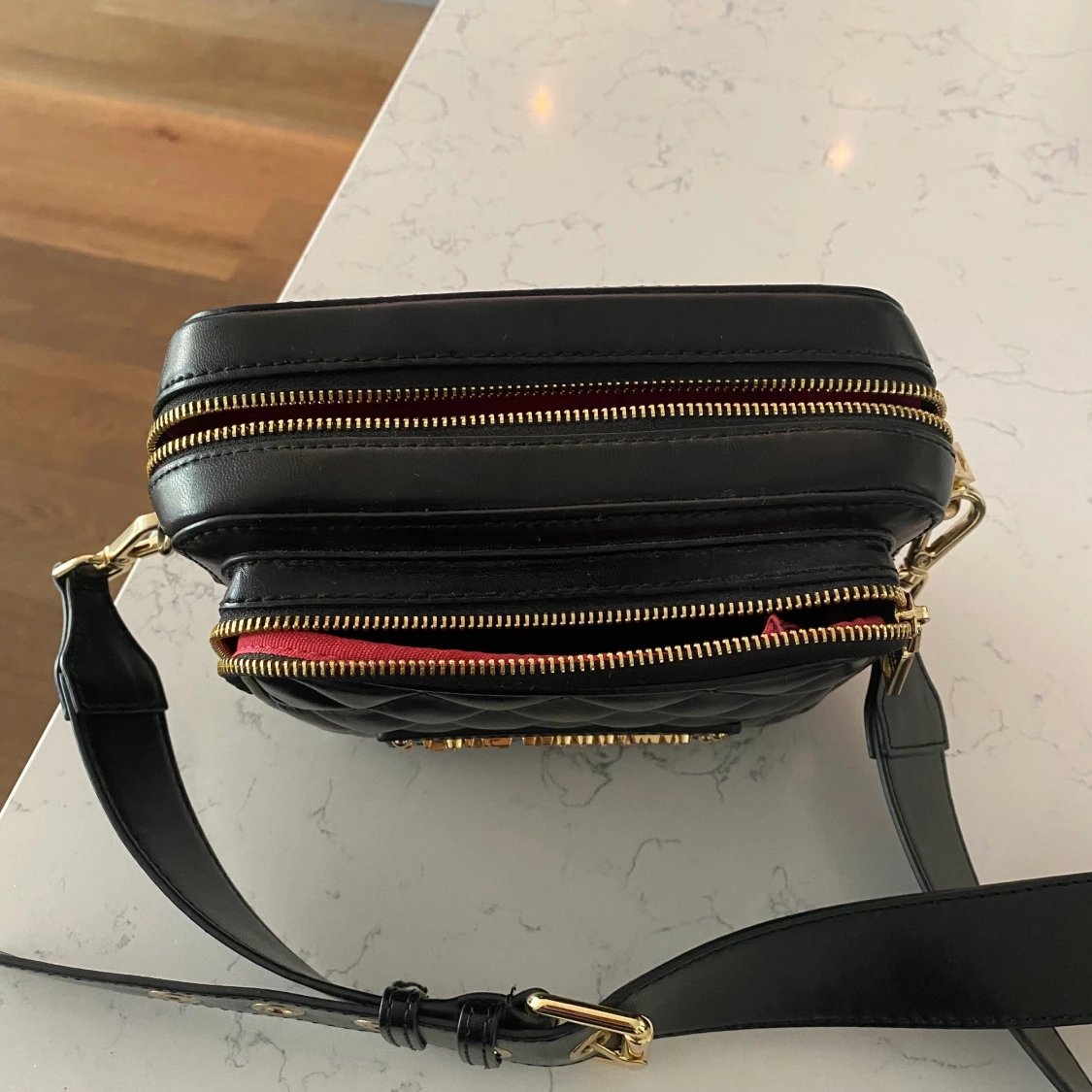 Love Moschino väska  - 91