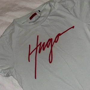 Hugo boss T-shirt  - Hugo boss T-shirt, 350kr storlek M