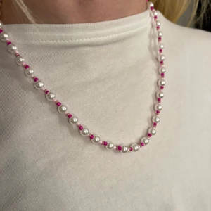 Halsband  - Superfina halsband i rosa och grönt 25:- 