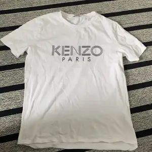 Fin vit nästan oanvänd kenzo Paris tröja i storlek S/M🙌🙌