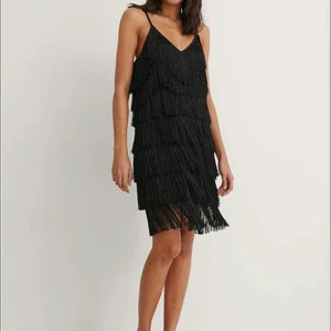 Klänning ! - AS SNYGG! Men kommer ej använda igen, endast använd en kväll! Frakt 66kr❤️