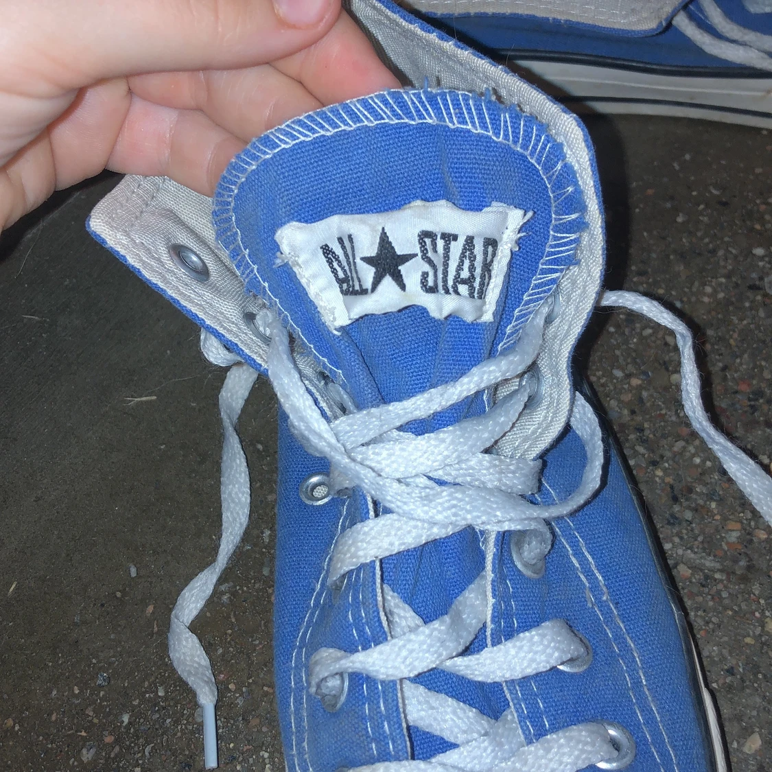 Blåa converce  - 90