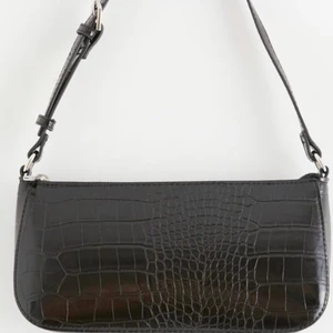 Väska - Säljer denna väska som är helt oanvänd!!