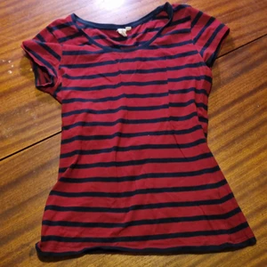 Randig tshirt - Topp storlek s. 29 kr. Samfraktar vid köp av flera varor för 66 kr 📦❣