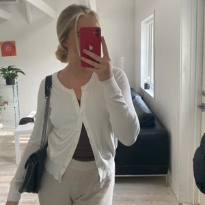 Vit tröja - Tröja i storelk s från ginatricot i bra skick:)