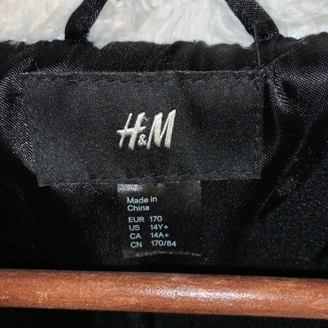 Skitgosig mjuk jacka från HM  - 90