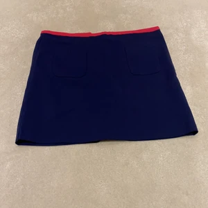 Blå kjol med rosa detalj. - Blå kjol med rosa detalj. Jätte bra kvalitet!! Bra på ett neon disko