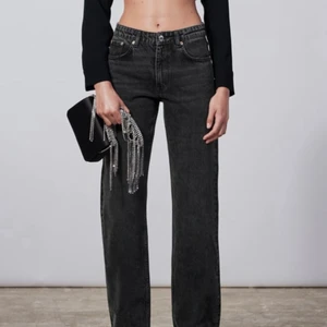 Mid Rise jeans - Snygga med prislapp kvar, buda om många är intresserade