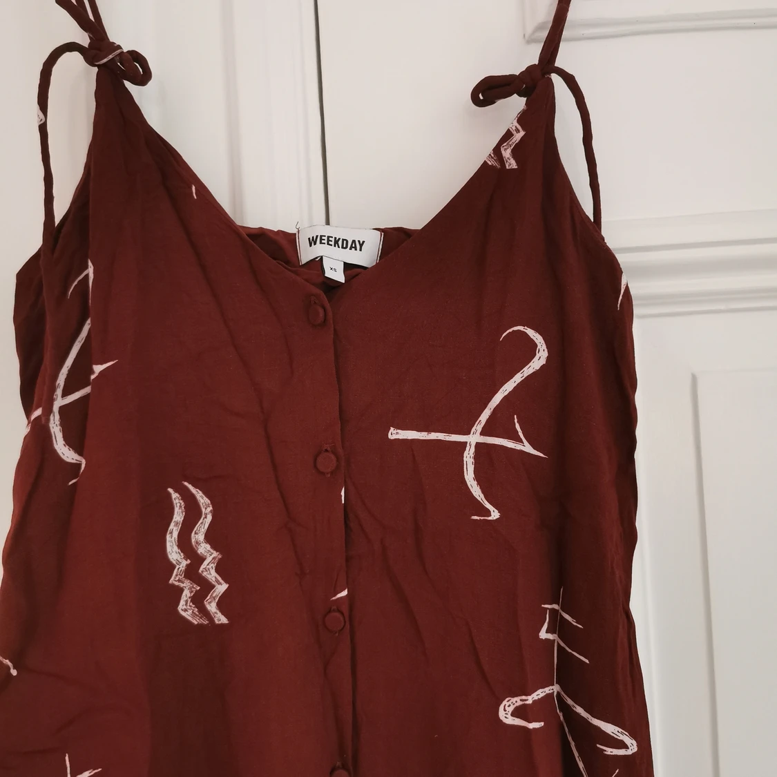 Midiklänning Weekday med knytband - 90