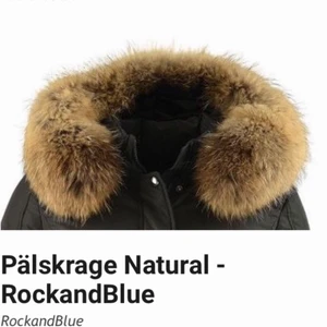 Rockandblue pälskrage - Säljer en äkta rockandblue pälskrage , färgen heter natural. Finns att hämta i Göteborg/ kan även skickas , köparen står för spårbar frakt 55kr .