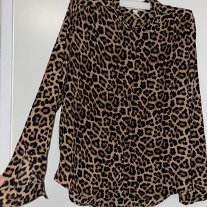 H&M - Skjorta, storlek S