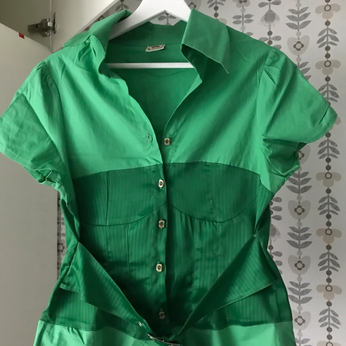 Blus som ny, strl:36 (M) - 91