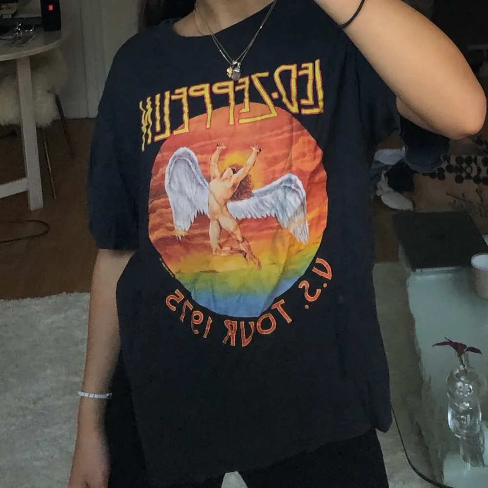 T-shit med Led-zeppelin tryck. 💗. T-shirts.