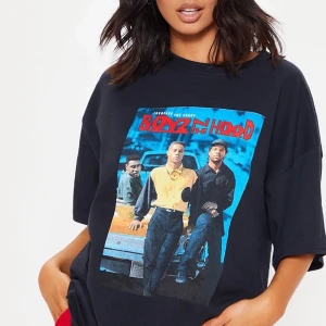 Boyz N The Hood T-Shirt - As ball tröja! Använd max 3 gånger. Frakt inräknat i priset🖤