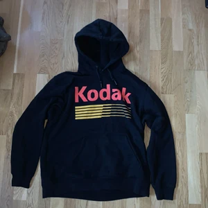 Kodak HM hoodie, Svart, XL - Hoodie må vara från HM men den är i riktigt bra kvalitet.