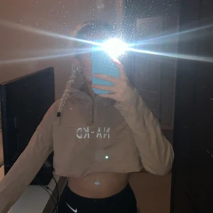 Nakd tröja  - Klippt av den själv, storlek xs 