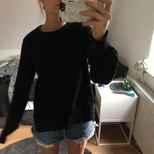 Svart stickad tröja Gina tricot - Svart stickad tröja från Gina tricot!