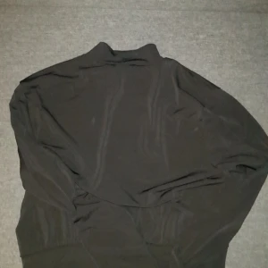 Tröja  - Aldrig använts