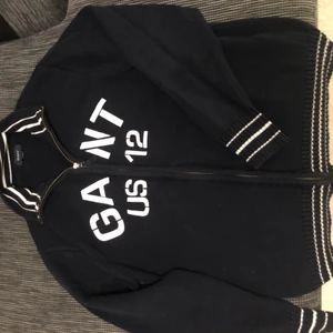 Gant kofta - Oanvänd Gant kofta. Fick den som present för länge sen och vet därför inte exakta pris.