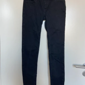 Levis jeans, strl 26 - Skriv vid intresse