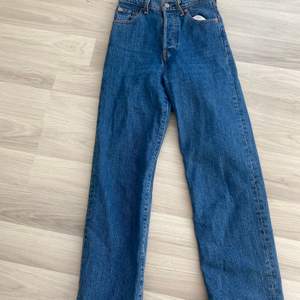 Levi’s jeans köpta i somras i Levi’s Göteborg. Använda ett fåtal gånger med skicket är som nya. Köptes för 1199kr.